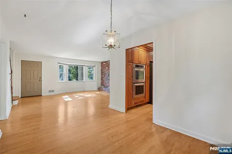 10 Hilltop Terrace Wayne NJ 07470