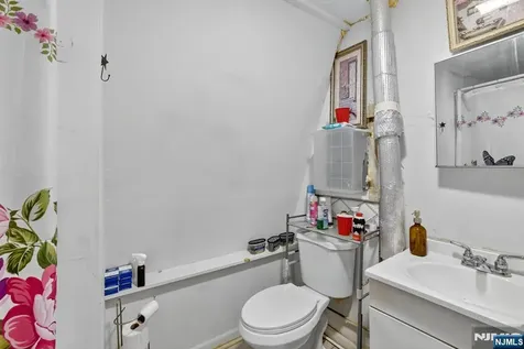 319 6th Street Prospect Park NJ 07508