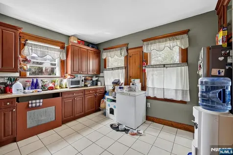 319 6th Street Prospect Park NJ 07508