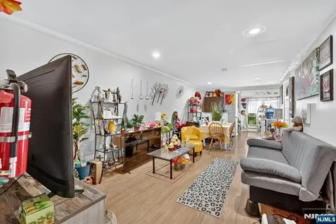 319 6th Street Prospect Park NJ 07508