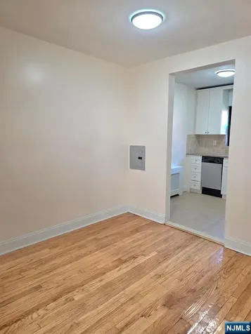 2173C N Central Road Fort Lee NJ 07024
