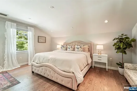 679 Cheyenne Drive Franklin Lakes NJ 07417