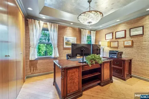 679 Cheyenne Drive Franklin Lakes NJ 07417