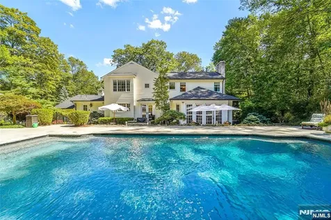 679 Cheyenne Drive Franklin Lakes NJ 07417