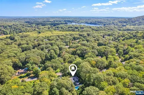 679 Cheyenne Drive Franklin Lakes NJ 07417