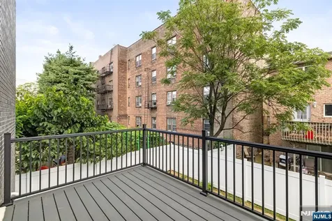 93 Crescent Avenue Cliffside Park NJ 07010