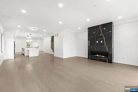 93 Crescent Avenue Cliffside Park NJ 07010