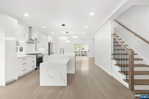 93 Crescent Avenue Cliffside Park NJ 07010