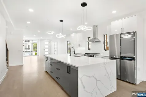 93 Crescent Avenue Cliffside Park NJ 07010