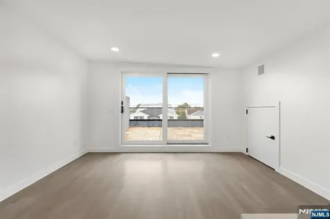 93 Crescent Avenue Cliffside Park NJ 07010