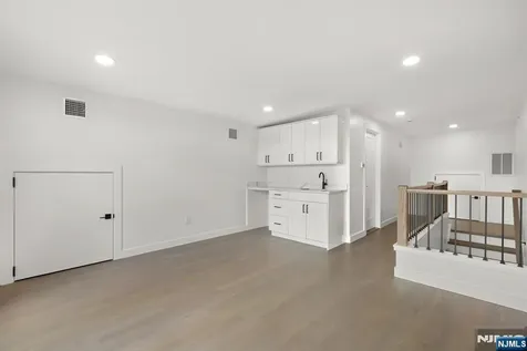 93 Crescent Avenue Cliffside Park NJ 07010