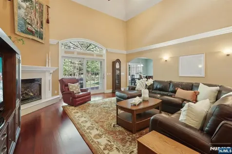 16 Eugene Road Saddle River NJ 07458