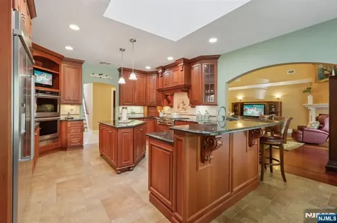 16 Eugene Road Saddle River NJ 07458