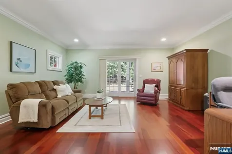 16 Eugene Road Saddle River NJ 07458