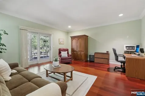 16 Eugene Road Saddle River NJ 07458