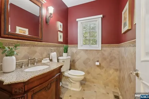 16 Eugene Road Saddle River NJ 07458