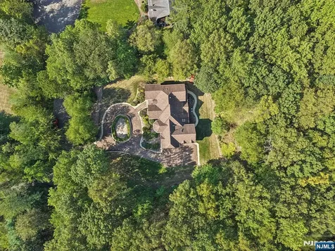 16 Eugene Road Saddle River NJ 07458