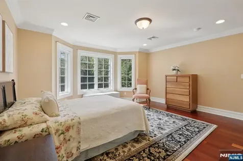 16 Eugene Road Saddle River NJ 07458