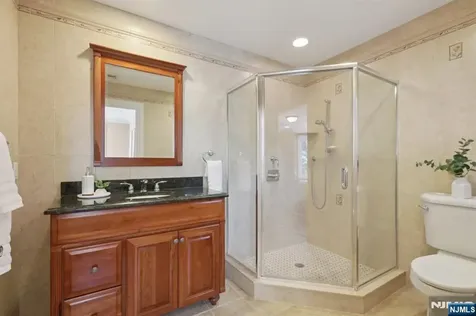 16 Eugene Road Saddle River NJ 07458