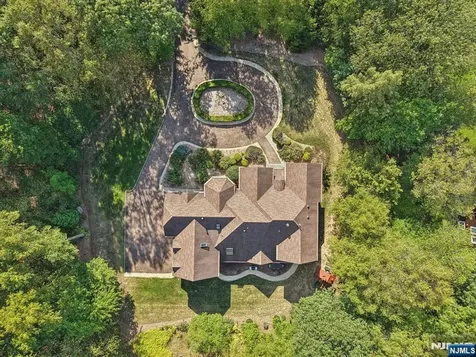 16 Eugene Road Saddle River NJ 07458