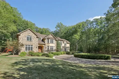 16 Eugene Road Saddle River NJ 07458