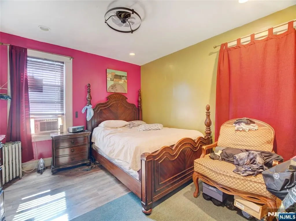 170 Oakland Terrace Newark NJ 07106