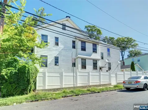 170 Oakland Terrace Newark NJ 07106