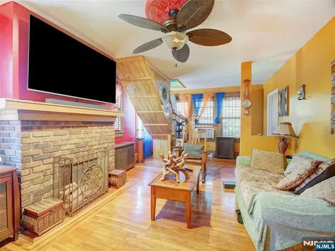 170 Oakland Terrace Newark NJ 07106