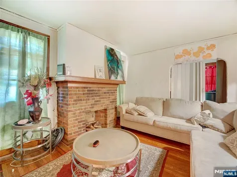 170 Oakland Terrace Newark NJ 07106