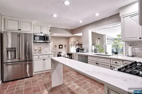 210 Ramapo Valley Road Oakland NJ 07436