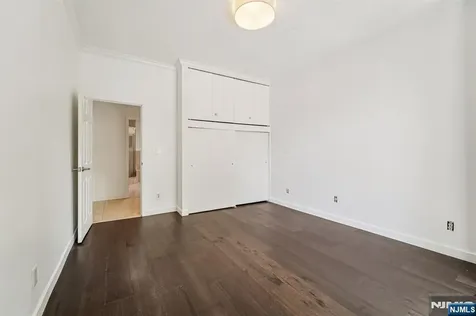 1077 River Road Edgewater NJ 07020