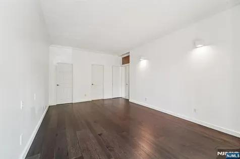1077 River Road Edgewater NJ 07020