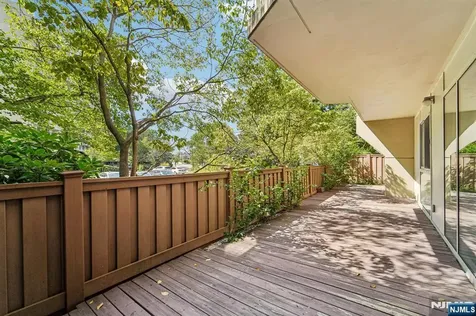 1077 River Road Edgewater NJ 07020