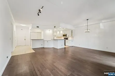 1077 River Road Edgewater NJ 07020