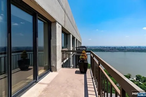 200 Old Palisade Fort Lee NJ 07024