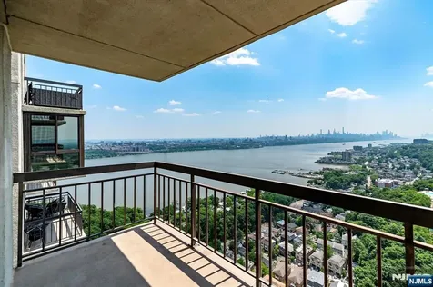 200 Old Palisade Fort Lee NJ 07024