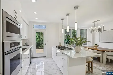185 Kensington Drive Fort Lee NJ 07024