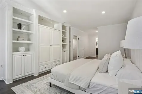185 Kensington Drive Fort Lee NJ 07024