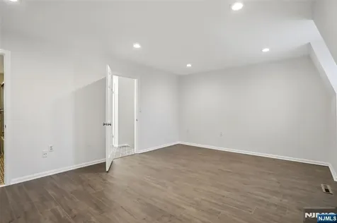 185 Kensington Drive Fort Lee NJ 07024