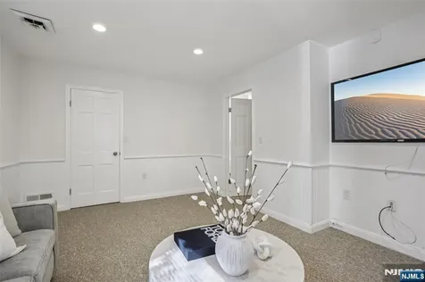 185 Kensington Drive Fort Lee NJ 07024