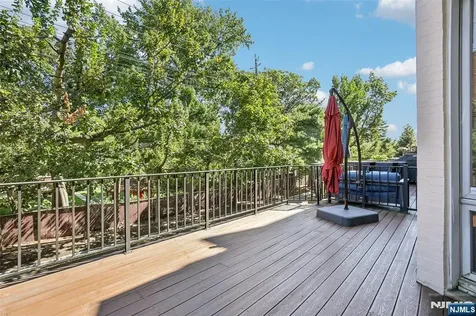 185 Kensington Drive Fort Lee NJ 07024