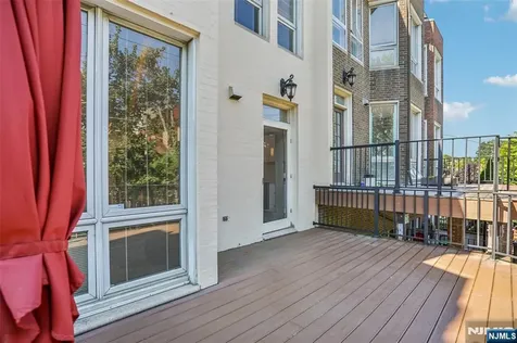 185 Kensington Drive Fort Lee NJ 07024