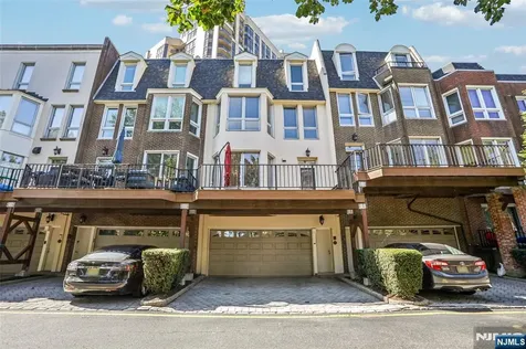 185 Kensington Drive Fort Lee NJ 07024