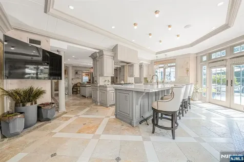 22 Fawn Drive Montville Township NJ 07045
