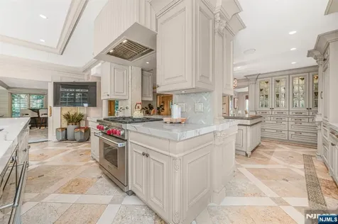 22 Fawn Drive Montville Township NJ 07045