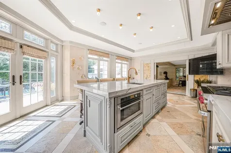 22 Fawn Drive Montville Township NJ 07045