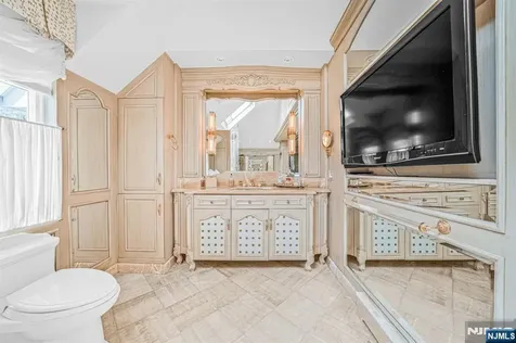 22 Fawn Drive Montville Township NJ 07045