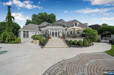 22 Fawn Drive Montville Township NJ 07045