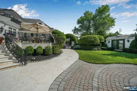 22 Fawn Drive Montville Township NJ 07045