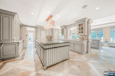 22 Fawn Drive Montville Township NJ 07045
